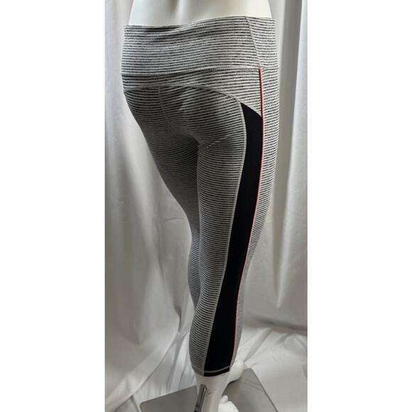 Gap GapFit gFast Striped leggings, Black, White & Red, Sz: M, 73-08 - Picture 13 of 16